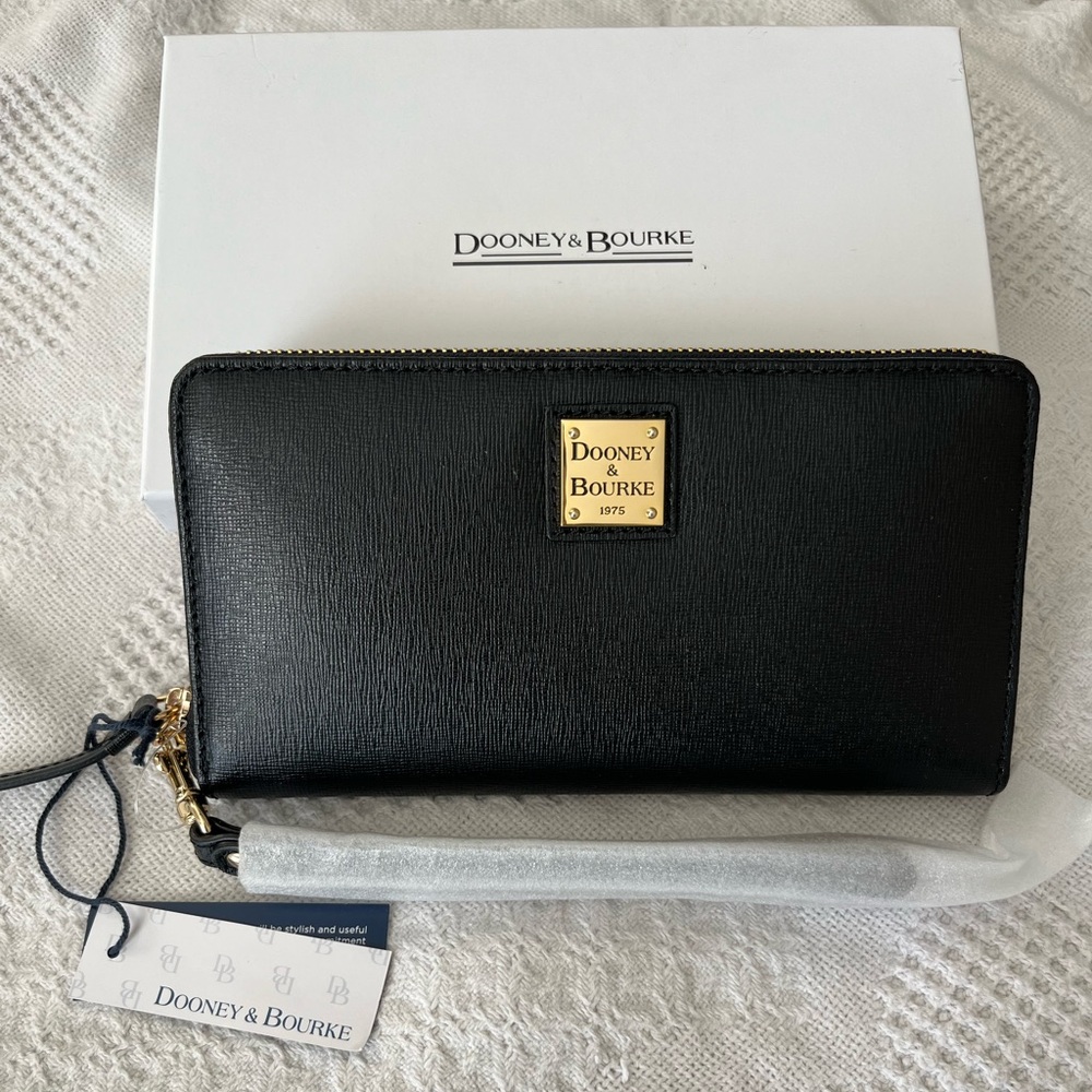Dooney & Bourke Wristlet